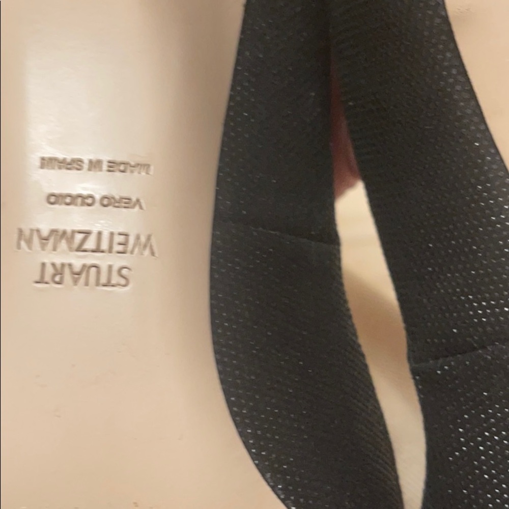 Perfect Condition Stuart Weitzman Pumps! - image 5